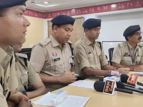 रायपुर ASP दौलत राम पोर्ते से बताया कि 6 हत्यारों की पहचान कर उन्हें गिरफ्तार कर लिया है।