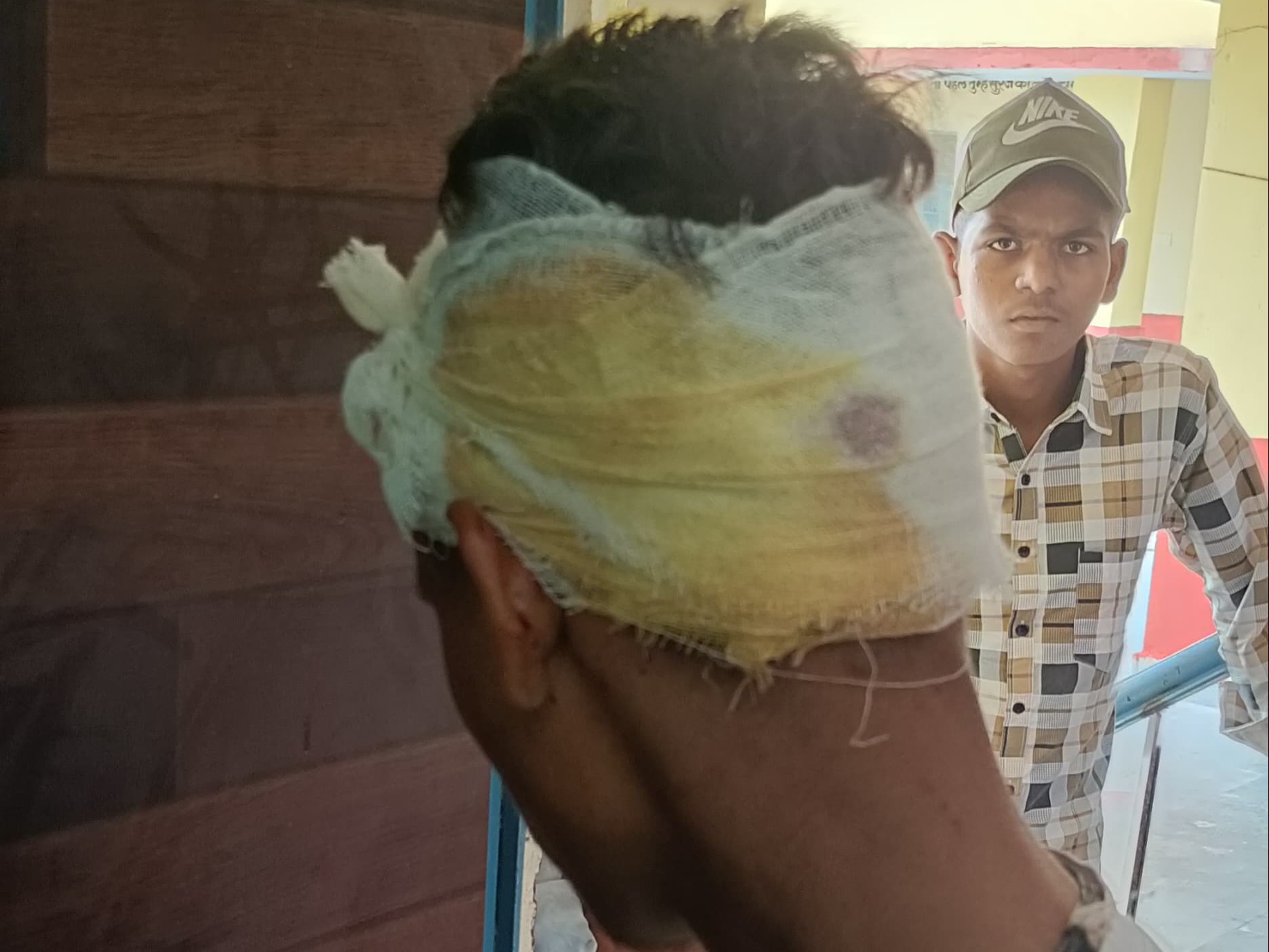 राजकीय भीमराव अम्बेडकर छात्रावास (कातरिया) में एक छात्र का सिर फट गया।