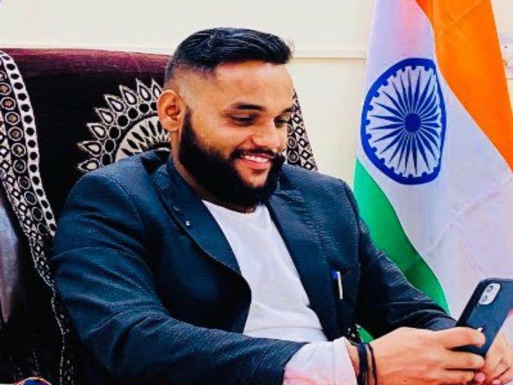एसडीएम अमित कुमार चौधरी के खिलाफ कोर्ट के आदेश की अवमानना का मामला है।