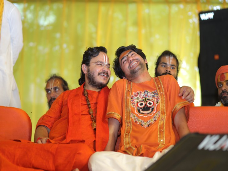 श्री रामभद्राचार्य जी ने उत्तराधिकारी आचार्य रामचंद्रदास और धीरेंद्र कृष्ण शास्त्री को दी राम और श्याम की उपाधि