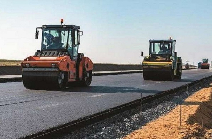 Roads are to be built with FDR technology. (File photo)