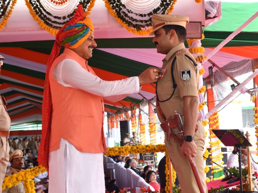 आईपीएस पुनीत गहलोत। ( वर्तमान में देवास एसपी)