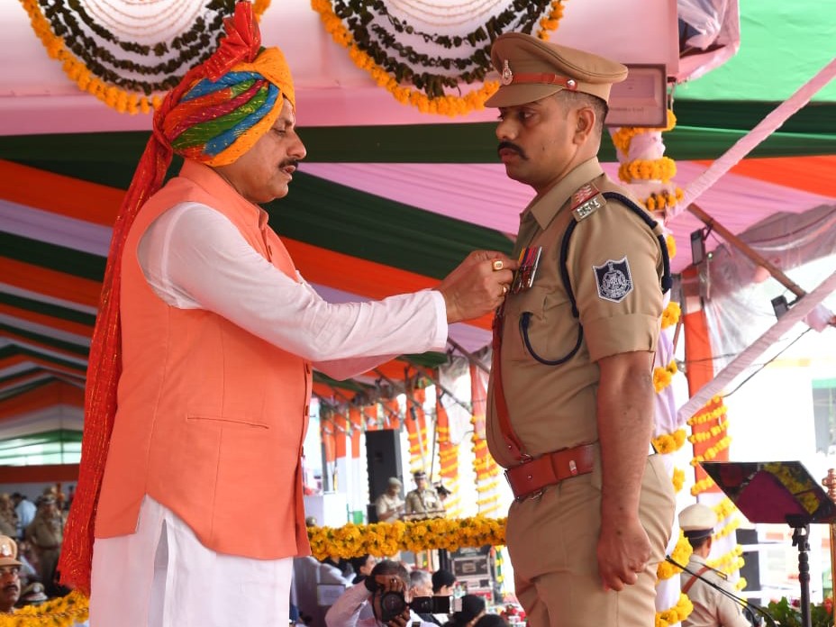 निरीक्षक नामदेव शर्मा।
