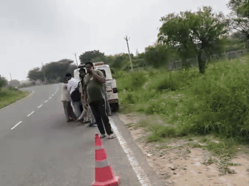 हादसे की सूचना मिलते ही पुलिस मौके पर पहुंची।