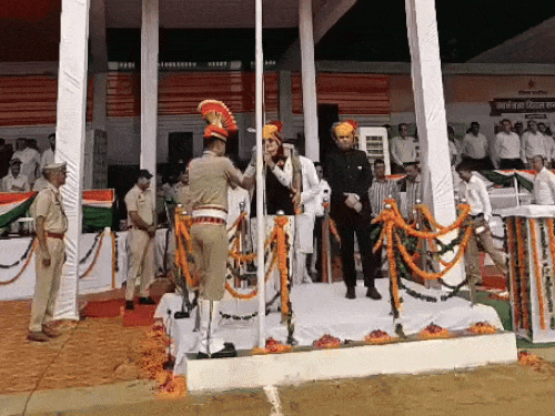 लुधियाना में कैबिनेट मंत्री अरोड़ा ने किया ध्वजारोहण। - Dainik Bhaskar