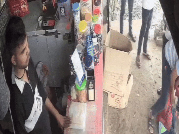 पुलिस के अनुसार, अभी मारपीट की कोई शिकायत नहीं मिली है।