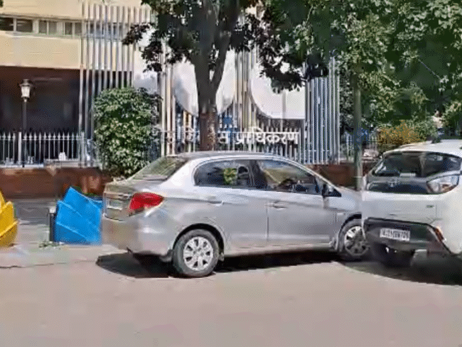 आईडीए ने एसडीएम और इंजीनियरों को मौके पर जाकर निरीक्षण करने के निर्देश दिए हैं।