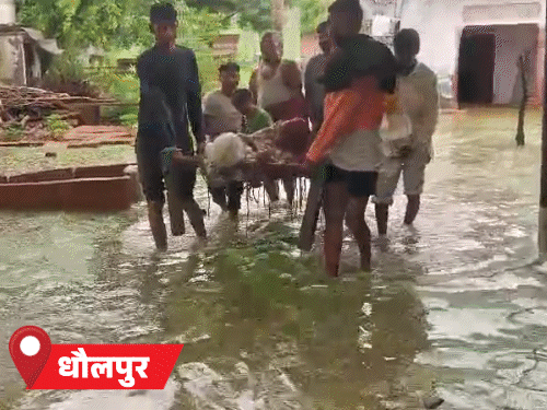 गुरुवार को बारिश से जयपुर-सीकर सहित कई शहरों में सड़कों पर 4 फीट तक पानी भर गया।