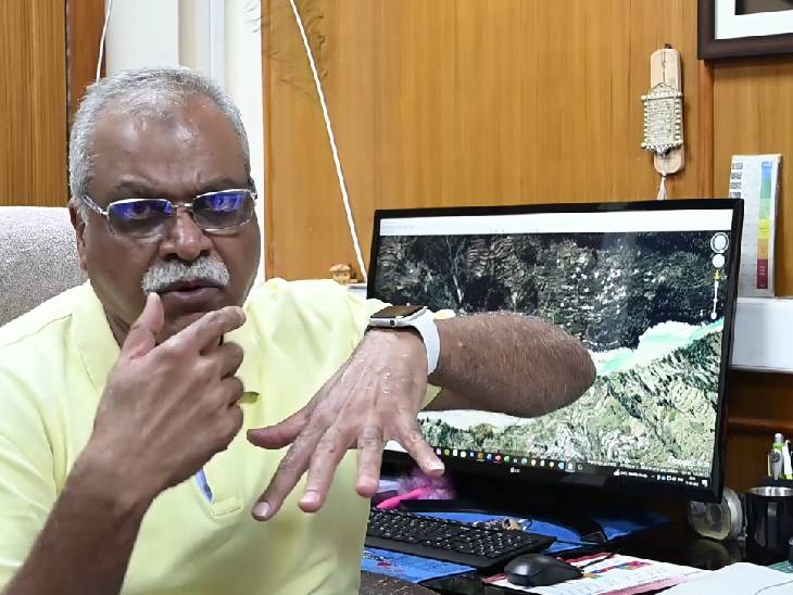 IIT कानपुर के अर्थ साइंस विभाग के प्रो. जावेद एन मलिक ने बताया- धराली में मल्टीपल वैल्यूएबल फैन के हालात बने हुए हैं।