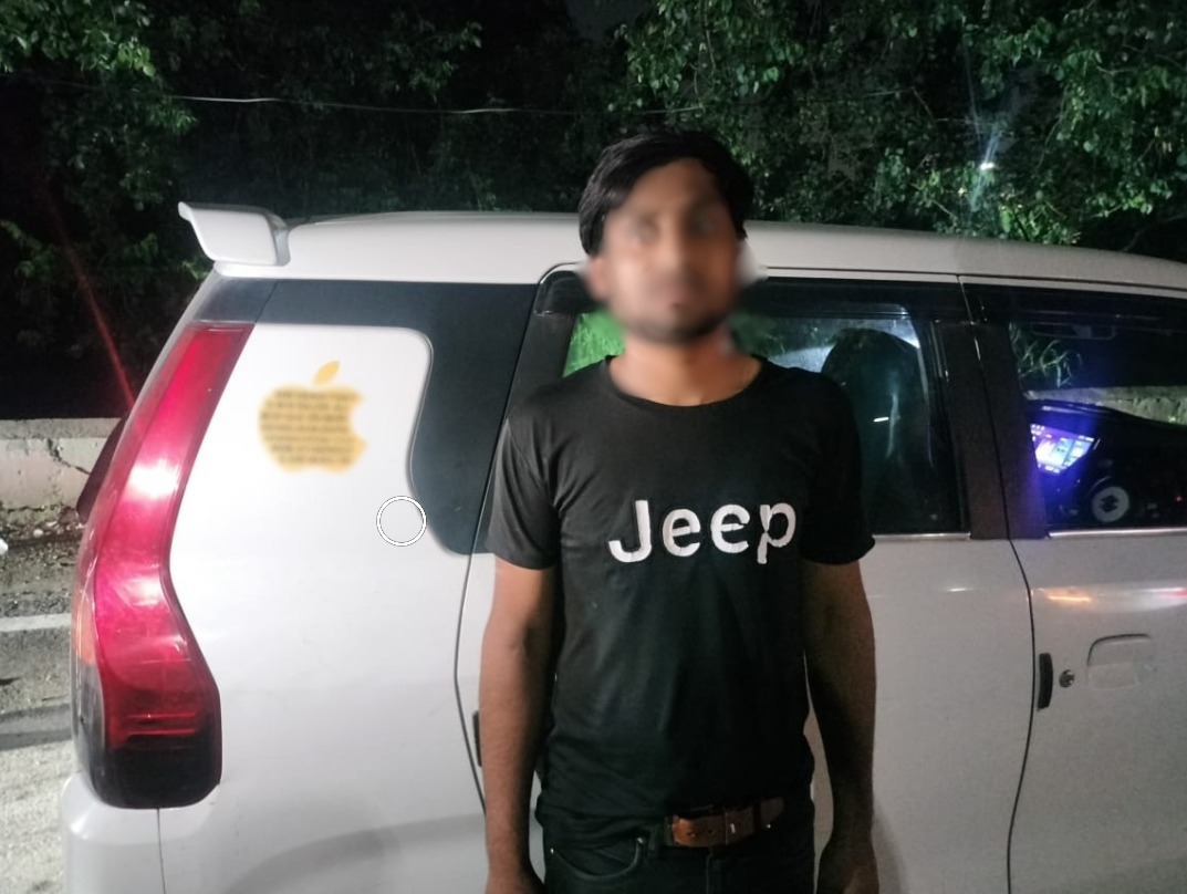 Brother Stop The Car, There Will Be A Problem Video Video Of Noida Cab Driver With Passengers