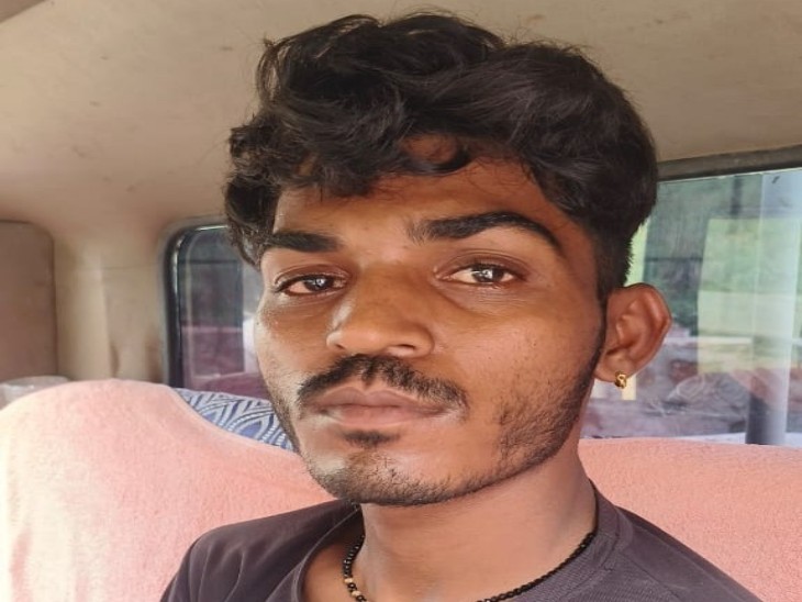 पुलिस ने मौके से ट्रक चालक को हिरासत में ले लिया और पूछताछ शुरू कर दी है।