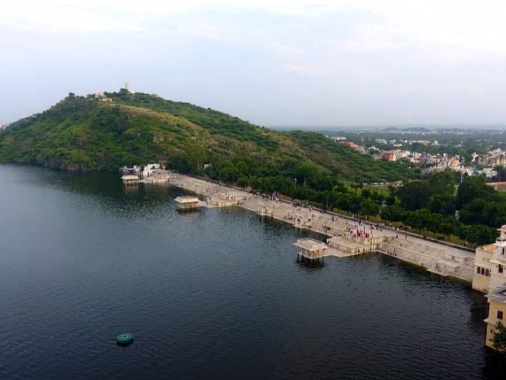 राजसमंद झील 44 बाद पहली बार 2017 में ओवर फलों हुई।