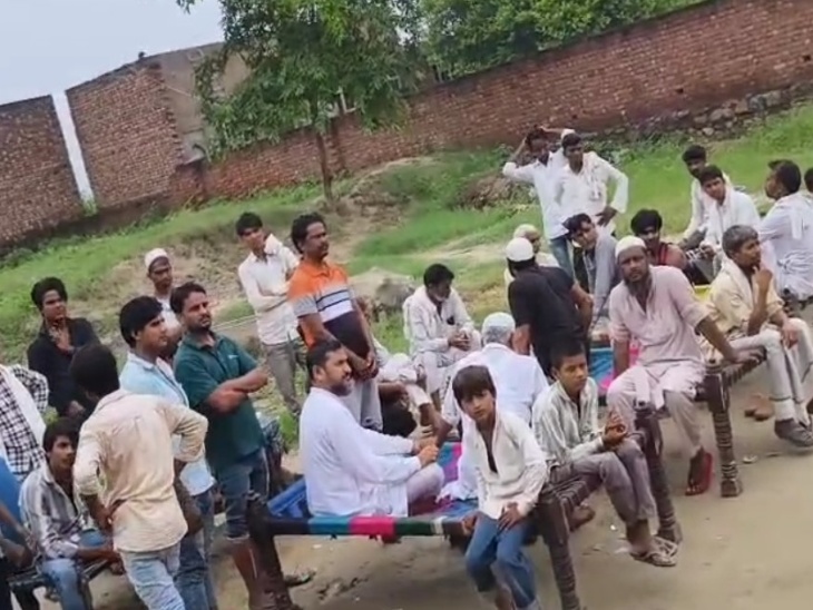 वायरल बुखार के प्रकोप से खौफ में ग्रामीण।