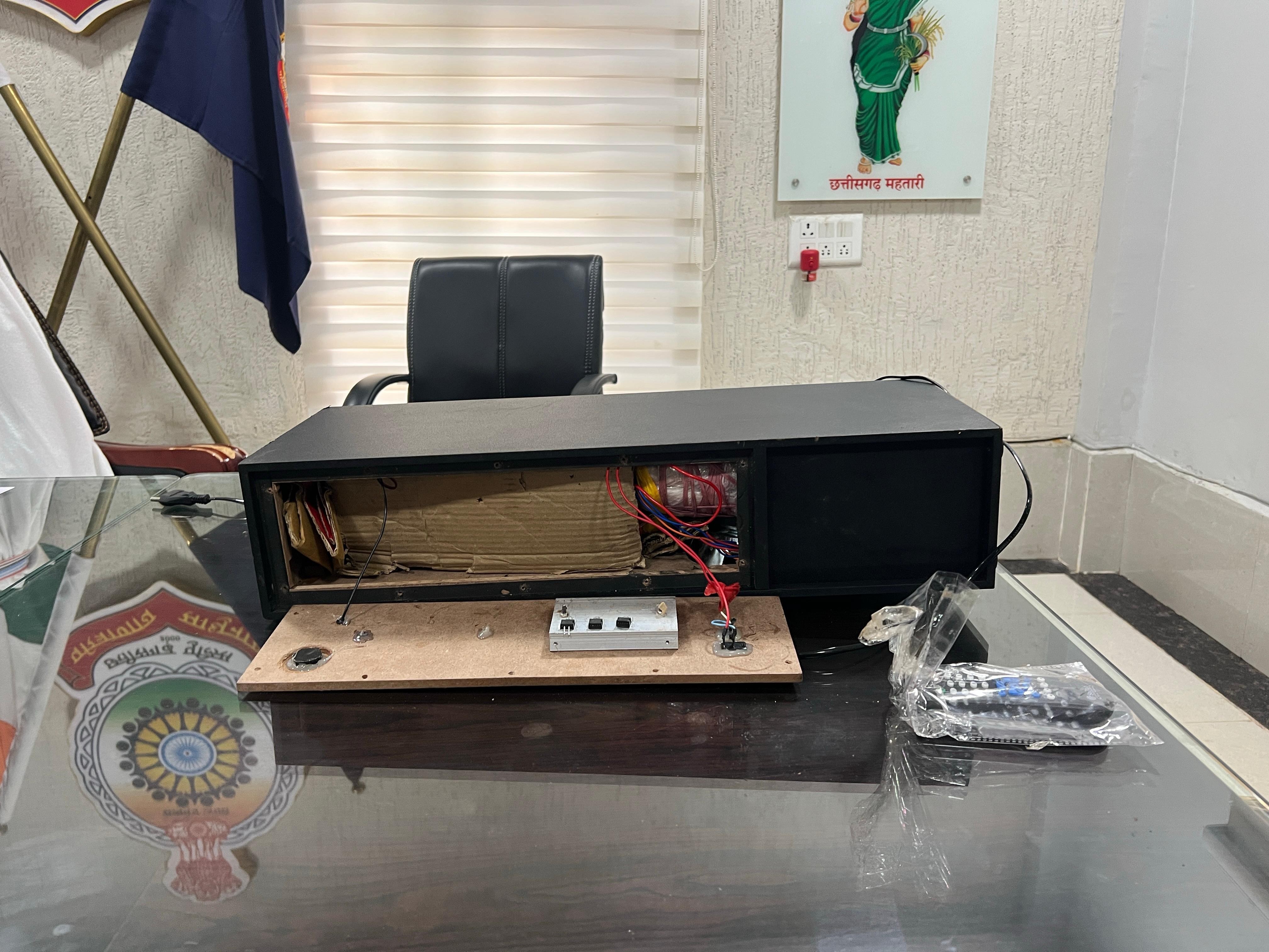 स्पीकर ओपन करने पर मामले का खुलासा हुआ।