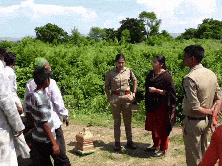 पुलिस और प्रशासनिक अफसरों ने लोगों को समझाइश देते हुए शांति बनाए रखने की अपील की।