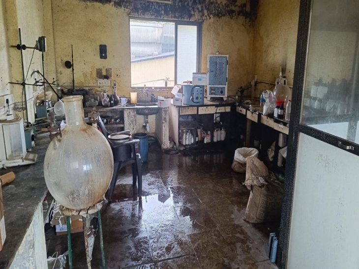 श्रीगंगानगर में 7 जुलाई को एक फ्लैट पर मिली एमडी ड्रग बनाने की लैब की तस्वीर।