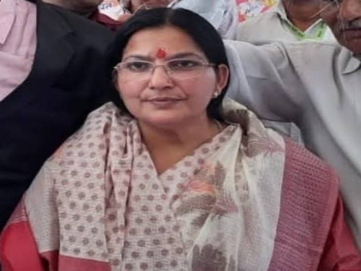 रजनी तिवारी ने कहा कि मामले में नियमानुसार कार्रवाई होगी।