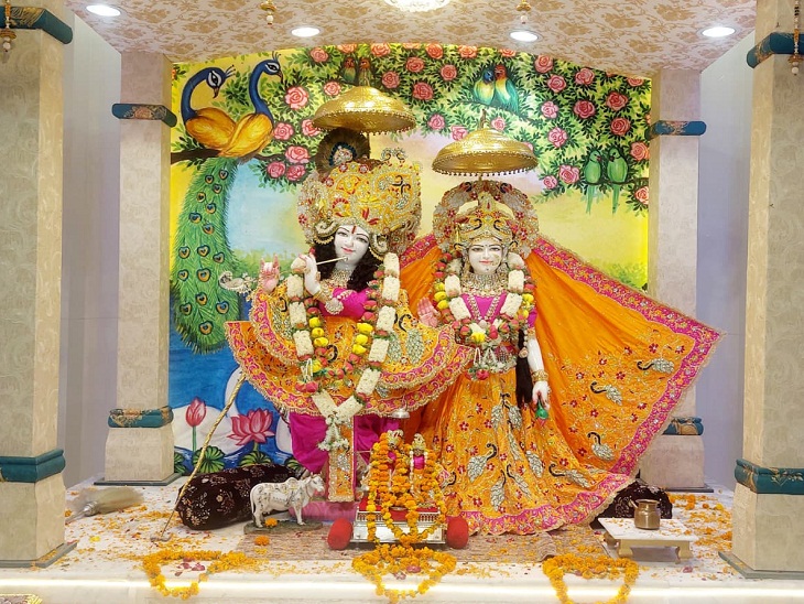 दौसा के मंदिर में सजी राधा- कृष्ण दरबार की मनमोहक झांकी के दर्शन।