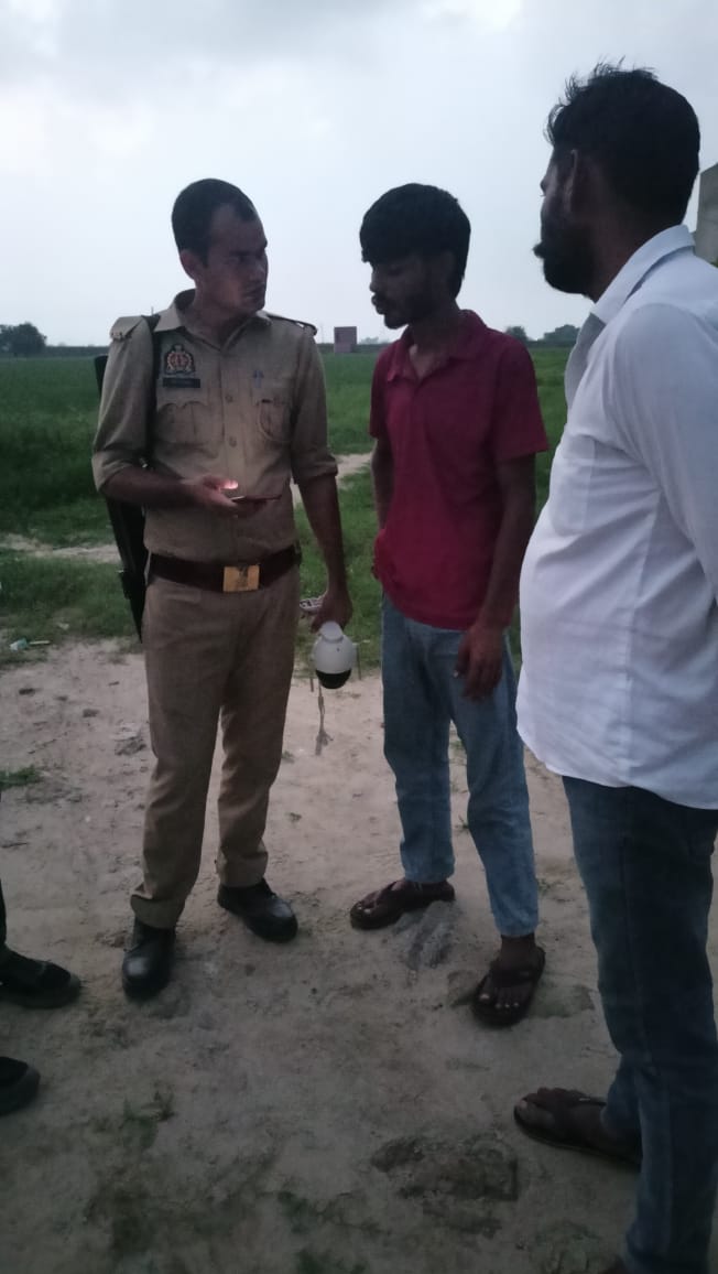 आरोपित शिवम को लेकर घटनास्थल पर पहुंची पुलिस