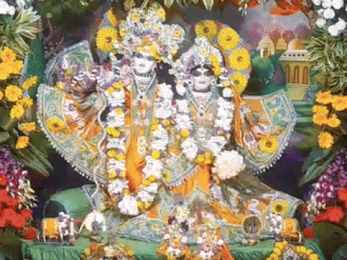 रात 12 बजने के साथ भगवान का जन्म होगा।