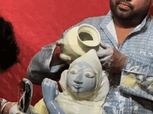 गोपीनाथ मंदिर में कान्हा के जन्मोत्सव पर भक्तों ने 1100 किलो पंचामृत से भगवान का अभिषेक किया।