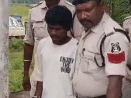 आरोपी को कोर्ट में पेश किया गया, जहां से उसे जेल भेज दिया गया है।