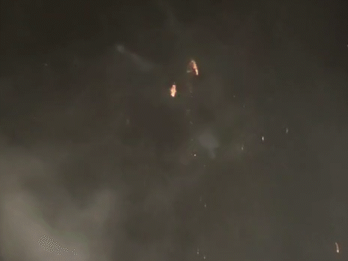 गोविंद देवजी मंदिर में भगवान श्री कृष्ण के जन्म के साथ ही 31 तोपों की सलामी दी गई। मंदिर परिसर में जमकर आतिशबाजी की गई।