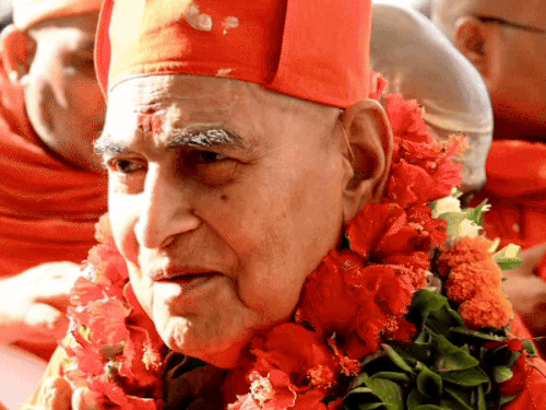 राष्ट्र,समाज एवं जनकल्याण के लिए किया विशेष पूजन,मंदिर प्रशासन ने किया स्वागत|वाराणसी,Varanasi - Dainik Bhaskar