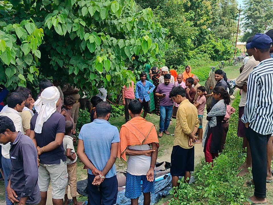 पिता ने जताई फिसलने से डूबने की आशंका, सुबह घर से निकला था|बहराइच,Bahraich - Dainik Bhaskar