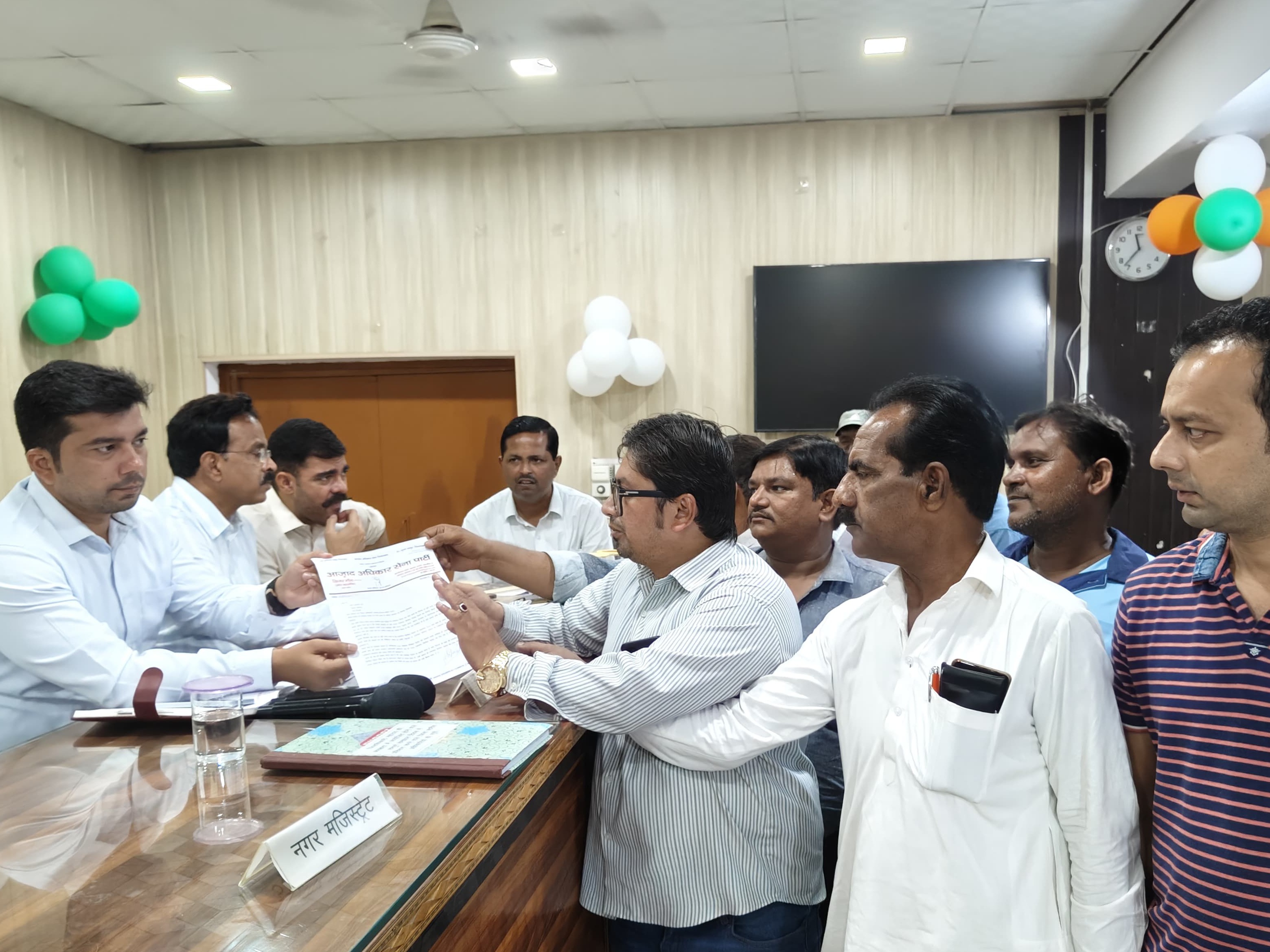 संभल में आजाद अधिकार सेना ने राष्ट्रपति को भेजा ज्ञापन, कहा- वाहनों को होगा नुकसान|संभल,Sambhal - Dainik Bhaskar
