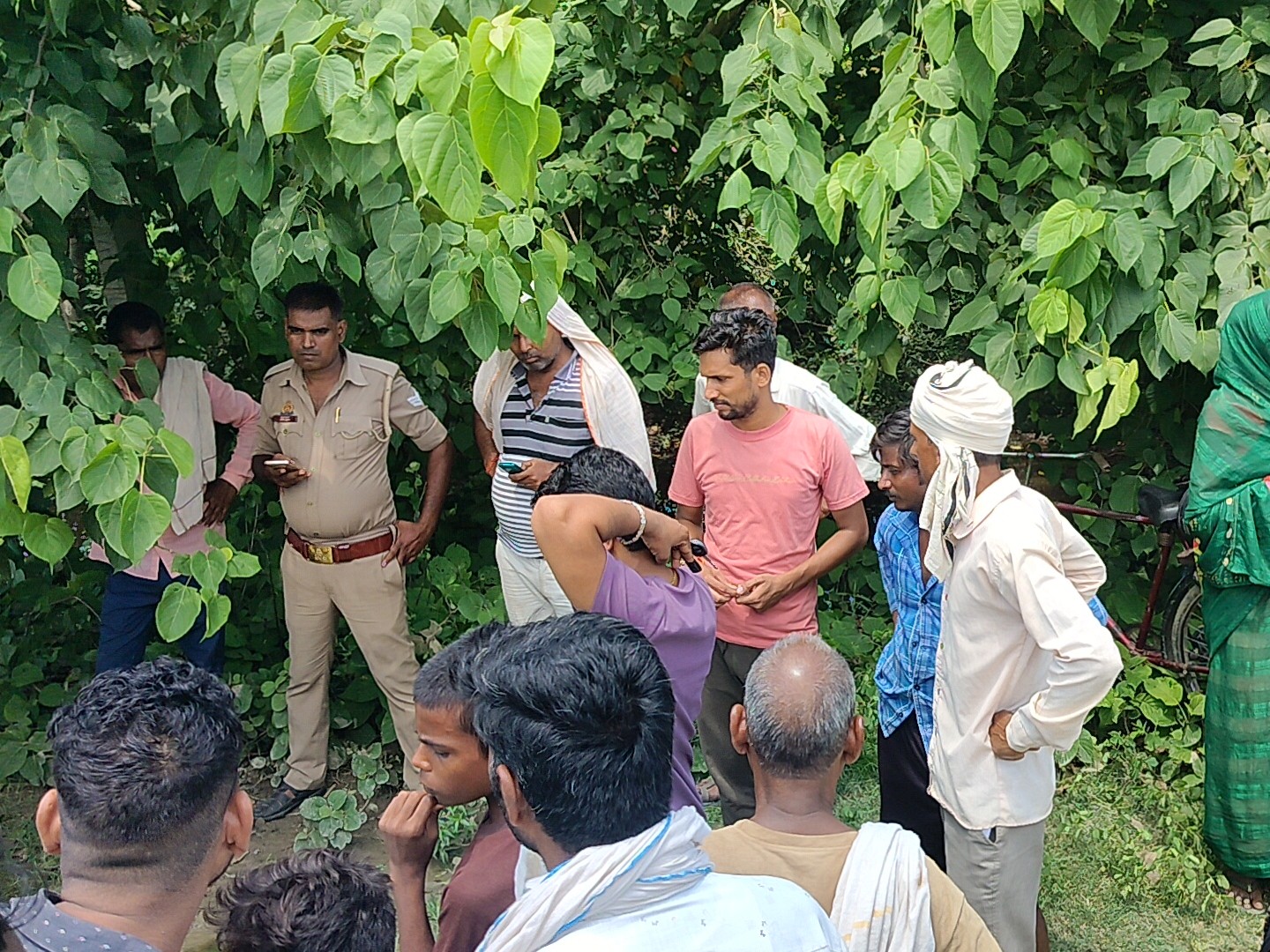 बहराइच में पुलिस ने बरामद किया होटल कर्मी का शव, लेखपाल ने तहसील प्रशासन को भेजी रिपोर्ट|बहराइच,Bahraich - Dainik Bhaskar