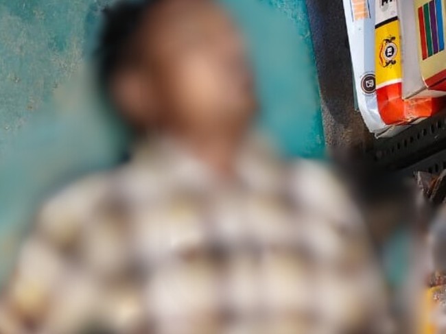दुकान में पंखा लगाते समय हुआ हादसा, ग्राहक ने देखा शव|भदोही (संत रविदास नगर),Bhadohi (Sant Ravidas Nagar) - Dainik Bhaskar