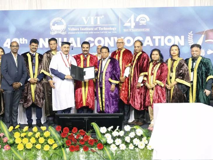 वेल्लोर इंस्टीट्यूट ऑफ टेक्नोलॉजी (VIT) का दीक्षांत समारोह 17 अगस्त को वेल्ल्लोर में आयोजित हुआ। - Dainik Bhaskar