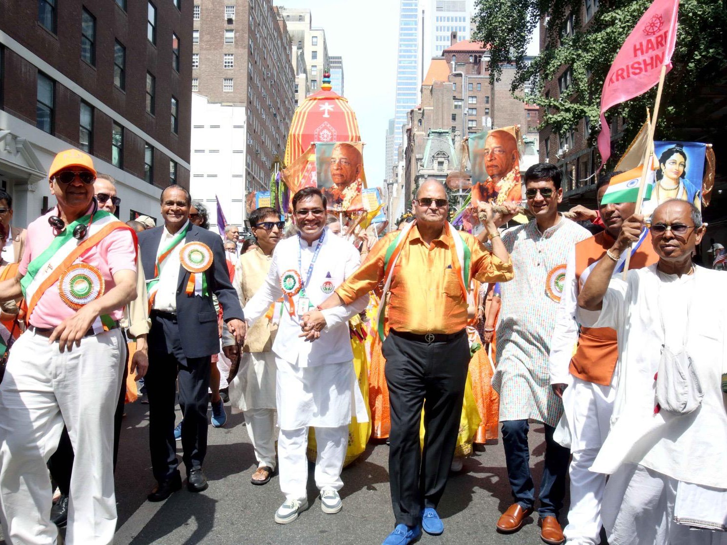 रथ यात्रा मे प्रेम भंडारी एफ़आईए के ट्रस्टी आलोक कुमार केके मेहता डॉ राज मोदी व अन्य