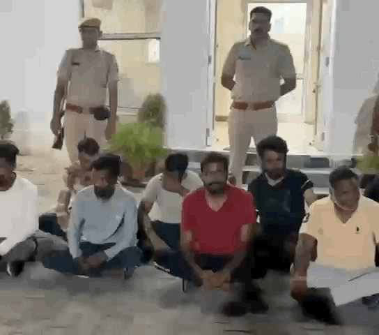 पुलिस ने जुआरियों से 57960 रुपए बरामद किए