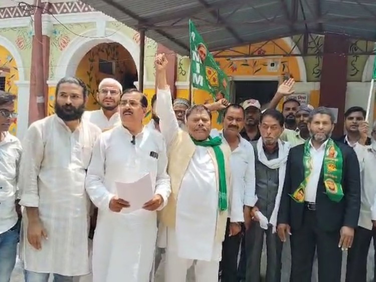 प्रयागराज में राज्यपाल संबोधित ज्ञापन डीएम को सौंपा, दोषियों पर कार्रवाई की मांग|प्रयागराज (इलाहाबाद),Prayagraj (Allahabad) - Dainik Bhaskar