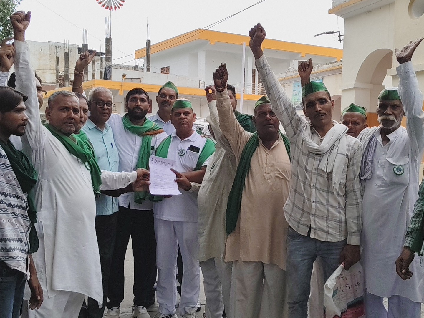 लेखपाल ट्रांसफर, गन्ना भुगतान और नागल फ्लाईओवर समेत कई मुद्दों पर मांग|सहारनपुर,Saharanpur - Dainik Bhaskar