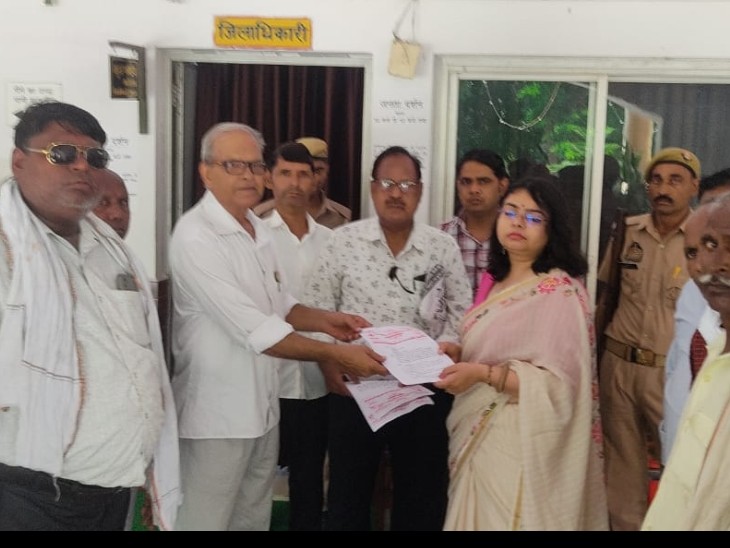 हाथरस में CPI ने राष्ट्रपति को भेजा ज्ञापन, शिक्षा के निजीकरण का भी विरोध|हाथरस,Hathras - Dainik Bhaskar