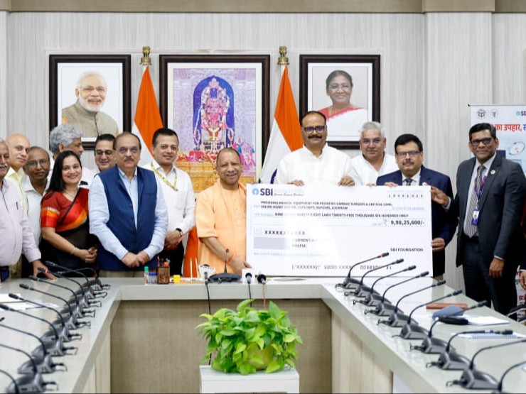 सीएम ने सलोनी हार्ट फाउंडेशन प्रोजेक्ट की समीक्षा बैठक की, अब तक 300 हार्ट सर्जरी हुईं|लखनऊ,Lucknow - Dainik Bhaskar