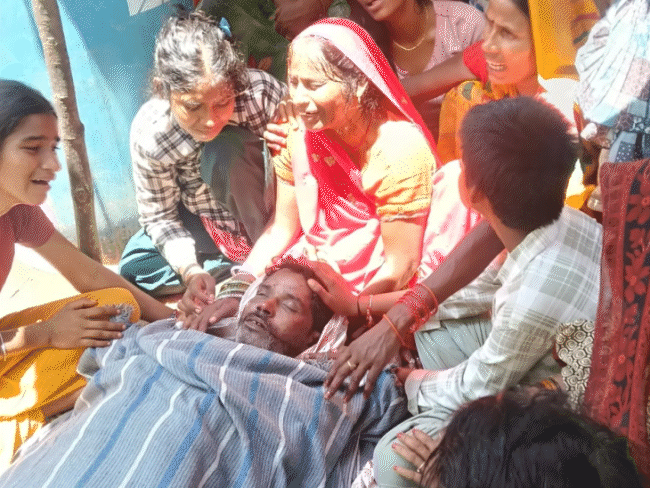 भोले की मौत के बाद परिवार सदमे में है।