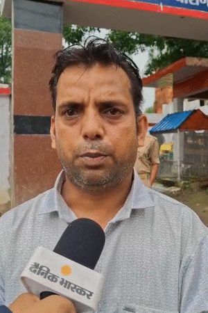 चाचा अनूप शर्मा ने बताया प्रॉपर्टी के बंटवारे का बना रही थी दबाव।