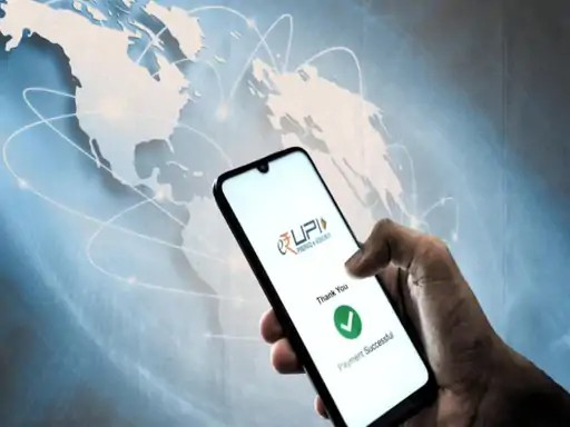 SBI की रिपोर्ट के मुताबिक, अगस्त में UPI ट्रांजैक्शन्स की डेली एवरेज वैल्यू 90,446 करोड़ रुपए से पहुंच गया। - Dainik Bhaskar