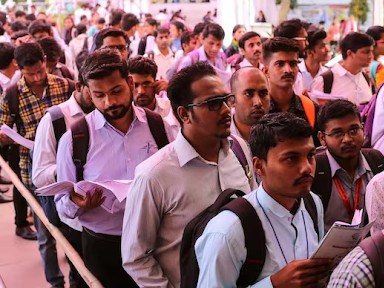 The unemployment rate was 5.6% in June last month. - Dainik Bhaskar