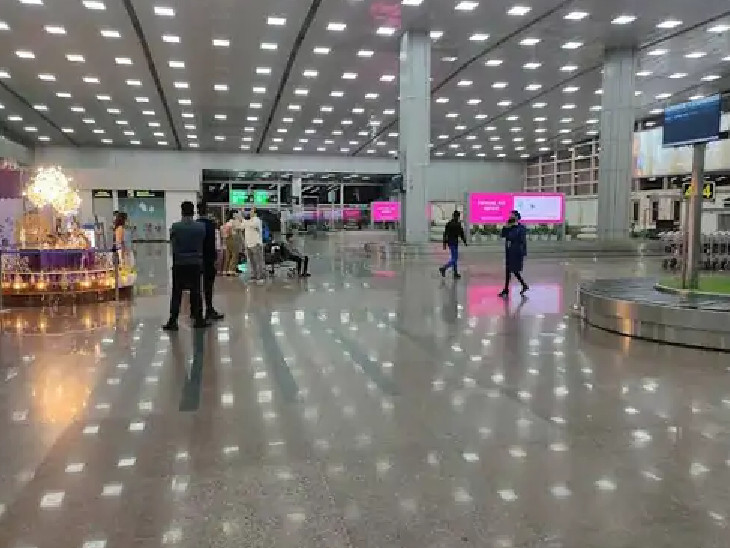 6 अगस्त की रात युवती एयरपोर्ट पर अपना काम कर रही थी। (फाइल फोटो)