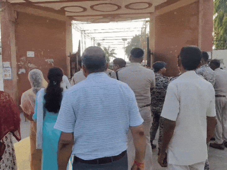 लालसिंह पैलेस की नतपी के दौरान का दृश्य।