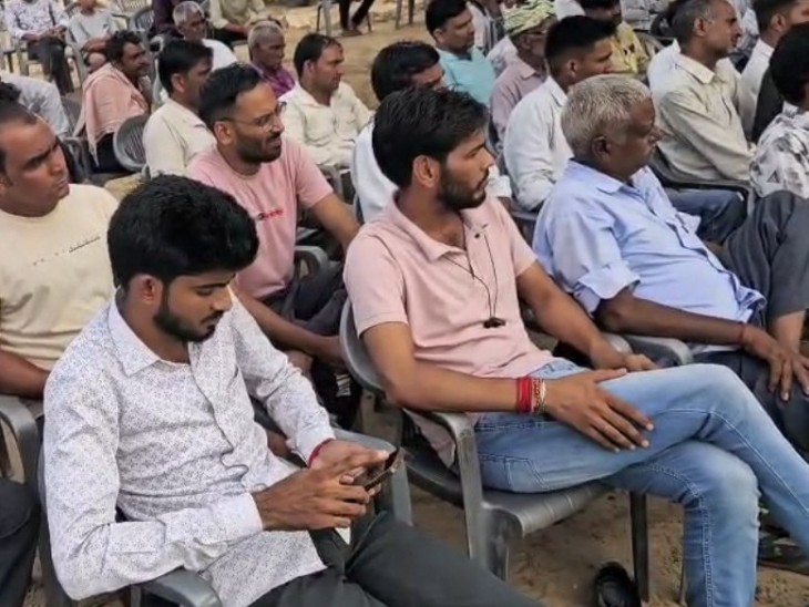 ग्रामीणों ने मांगे नहीं मानने पर आंदोलन और चक्का जाम की चेतावनी दी है।