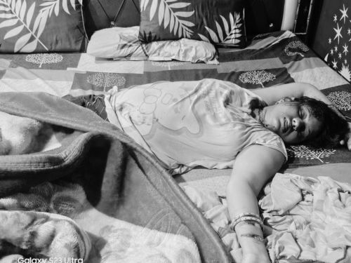 इस हालत में महिला का शव मिला है। महिला का गला कटा मिला है।