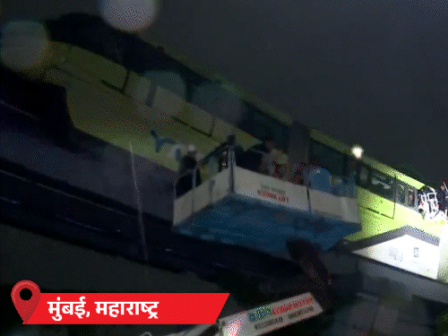 Due to heavy rains, many areas were flooded by 3 to 4 feet on Tuesday. - Dainik Bhaskar
