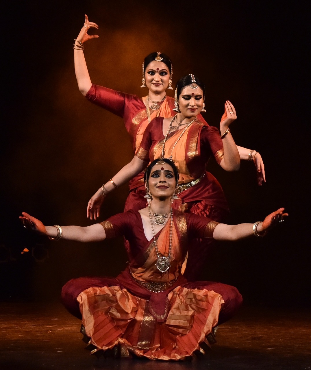 इस प्रस्तुति में नाट्य वृक्ष डांस कलेक्टिव की नृत्यांगनाएं राधिका कथल, मधुरा भ्रुशुंडी, सौम्यलक्ष्मी नारायणन और यादवी शकदर मेनन प्रस्तुति देंगी।
