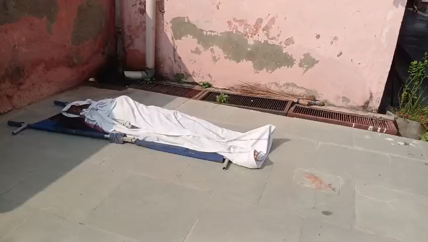 रेलवे ट्रैक के पास मिला राजकुमार का शव, वीडियो बनाने के बाद ट्रेन से कटकर दी जान।